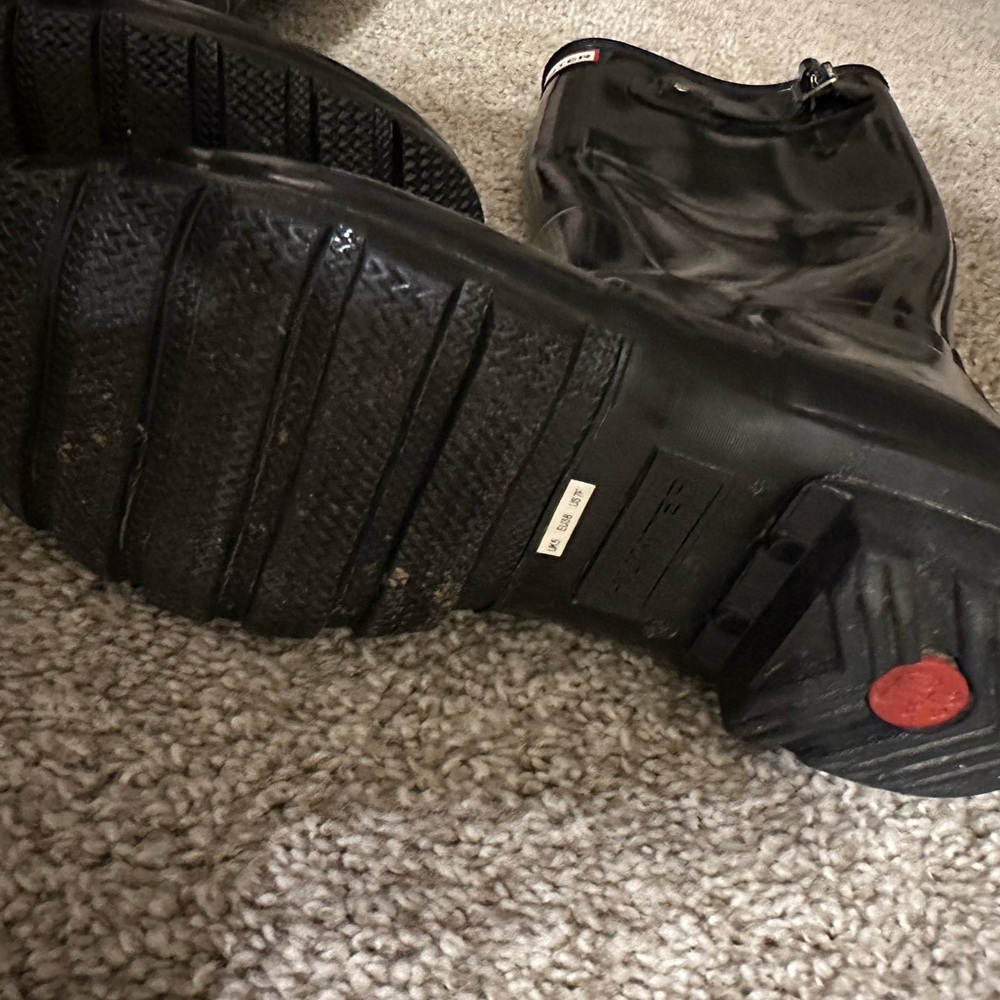 HUNTER | Tall Glossy Black Rain Boots - Picture 3 of 4